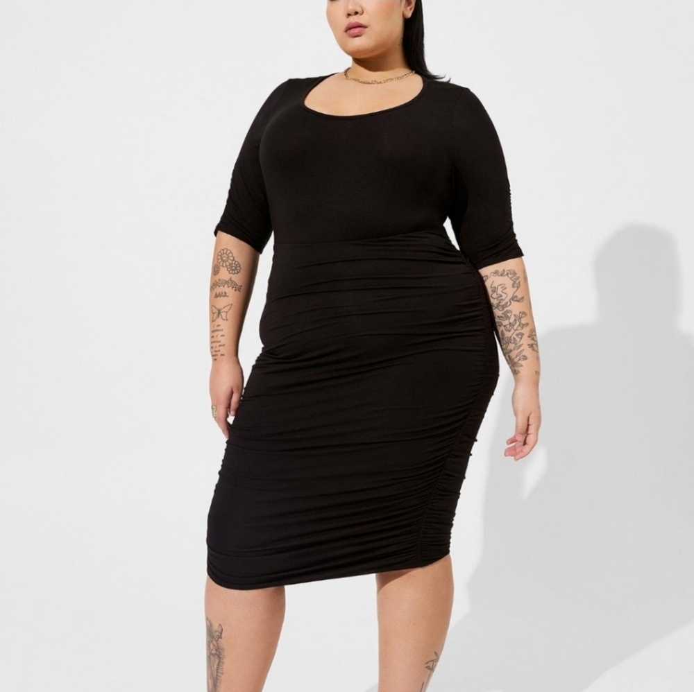NWT Torrid Super Soft Bodycon Shirred Dress Size 1